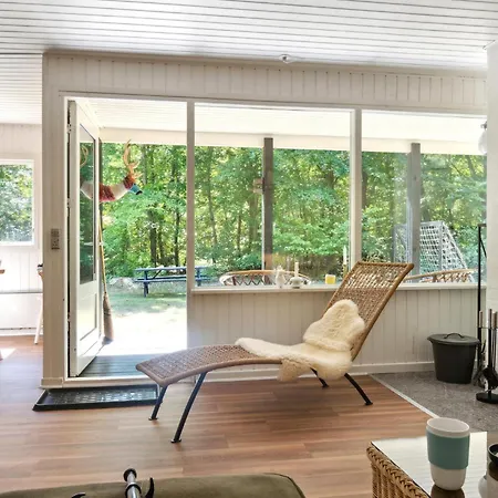 Сasa de vacaciones Lovely In With Kitchen